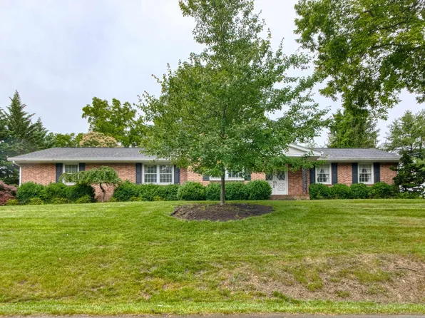 1202 Valley View St, Radford, VA 24141