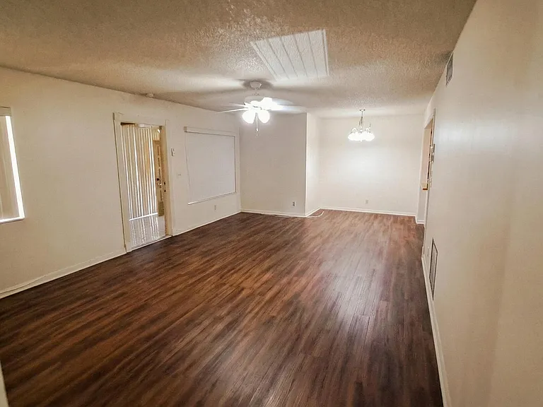 222 Pine Hov Cir #2B — Photo 5