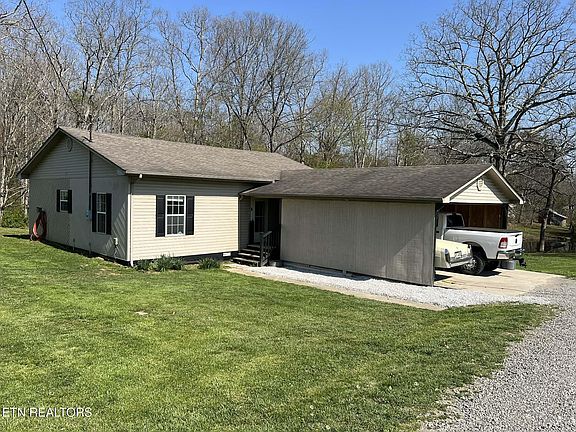 3rd image of 798 Lawson Rd