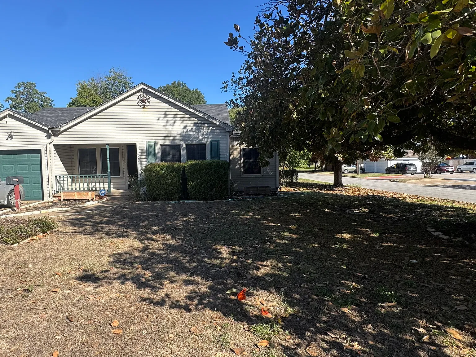 3 bed, 1101 sqft, $1,700 — Photo 2