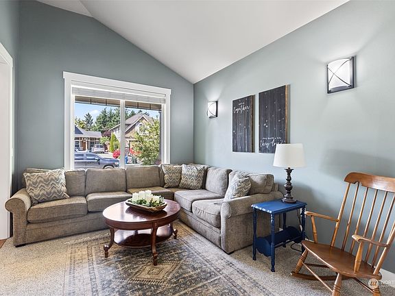 3rd image of 18124 114th St E