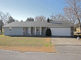 110 Foley St, Hollister, MO 65672
