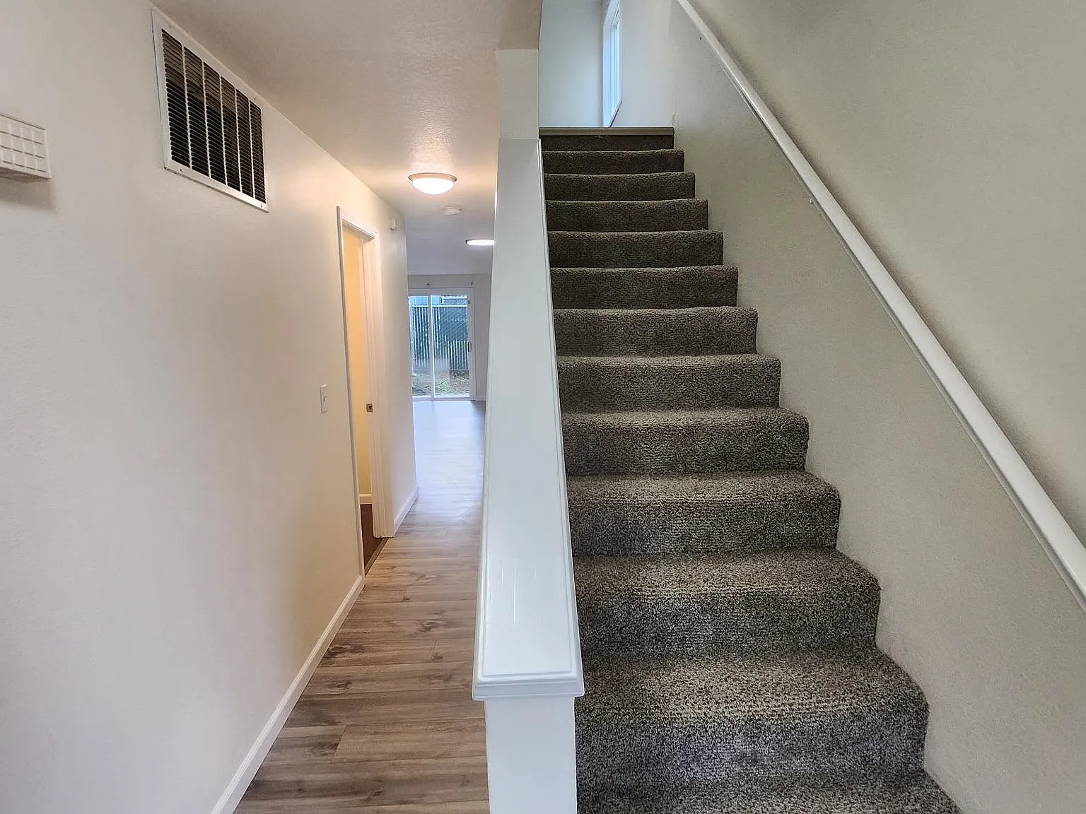 3 bed, 2.5 bath, 1500 sqft, $2,500 — Photo 3