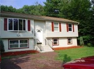 2015 Romeo Rd, Tobyhanna, PA 18466