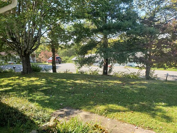 4th image of 707 Meadowview Dr