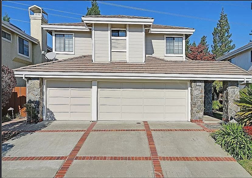 1st image of 43959 Rosemere Dr