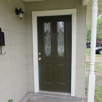 2nd image of 1016 E Hutchinson St