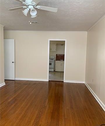 4th image of 4227 Lenora St
