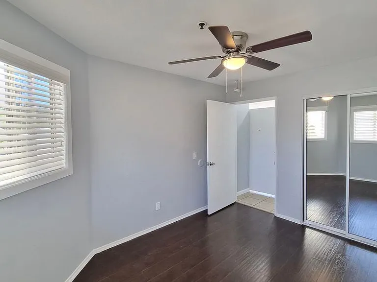 4311-4313 Toland Way — Photo 15