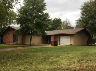 1215 N 7th St, Arkansas City, KS 67005