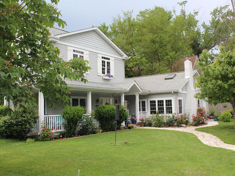 1st image of 7447 Hayes Dr
