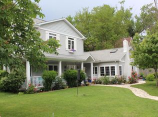 7447 Hayes Dr, South Haven, MI 49090
