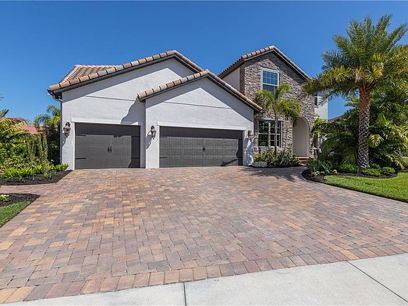 3rd image of 335 Coco Plum Ct