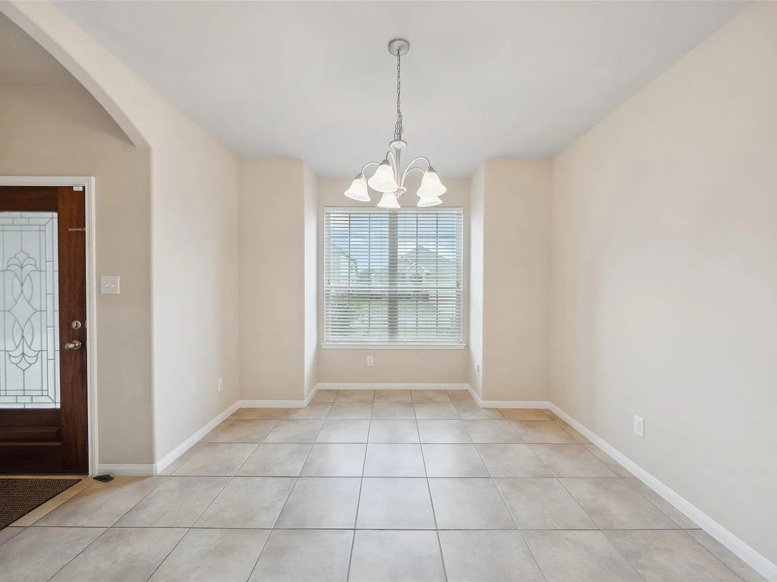 4 bed, 3.5 bath, 2932 sqft, $3,000 — Photo 2