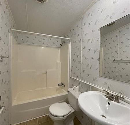 4th image of 5321 SW 29th Ave