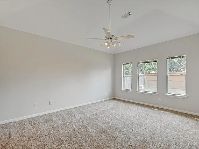 4126 Surreydon Dr — Photo 16