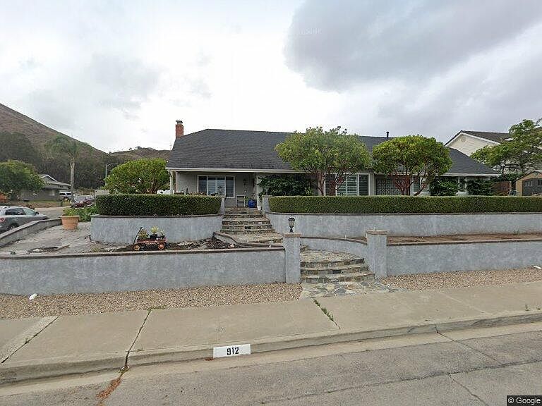 1st image of 912 Clemens Way #1