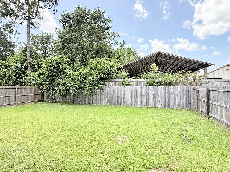 5733 Danbury Blvd — Photo 14
