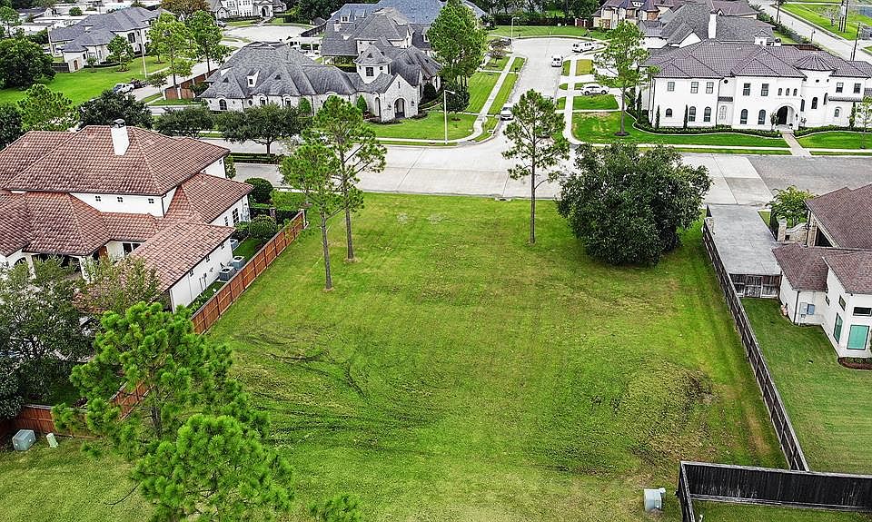 1st image of 204 Monte Bello Dr