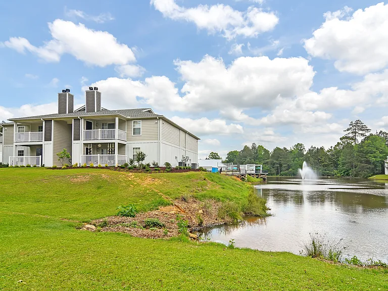 The Woodlands Apartment Homes — Photo 15