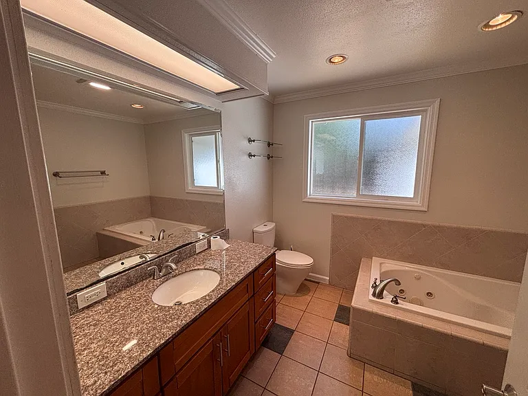 1637 Garnet Ln — Photo 13