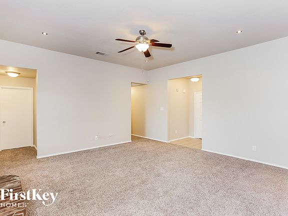 4th image of 1009 Carlin Ln