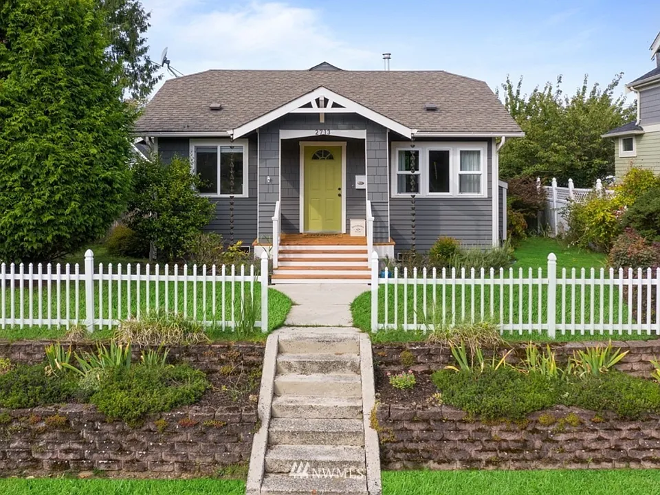2713 44th Ave SW