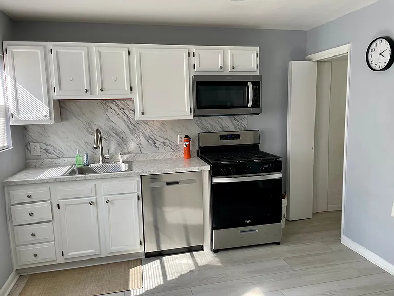 2746 S Sheridan St #1 — Photo 3