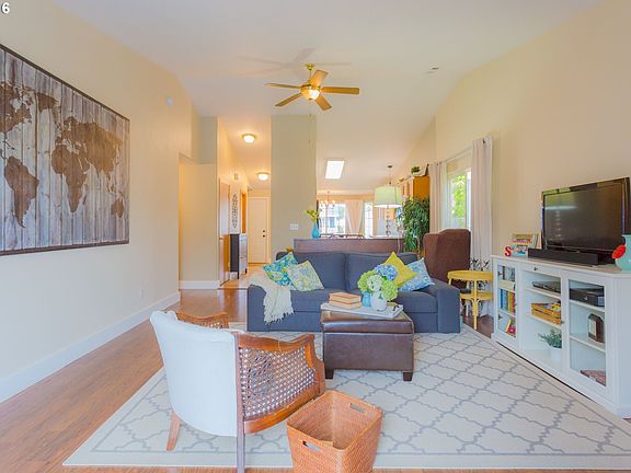 4th image of 16317 NE 78th Way