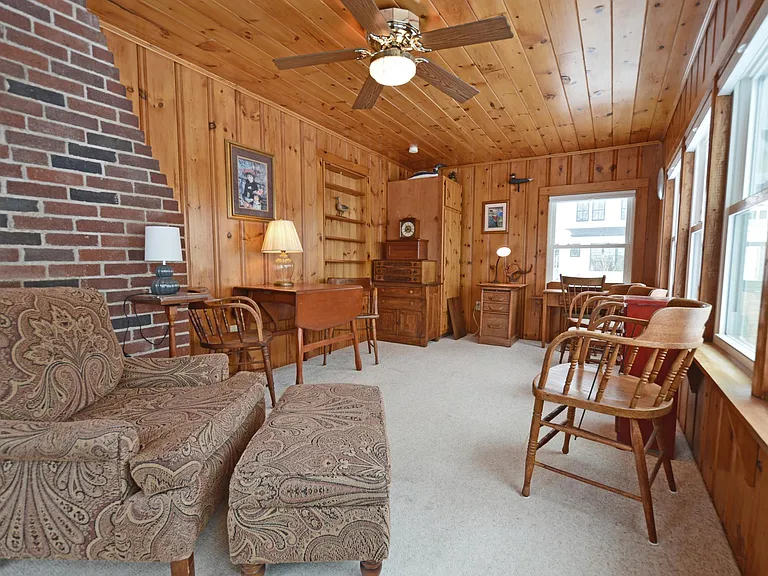 604 Kings Hwy — Photo 10