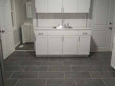 2nd image of 840 Congress Ave #2