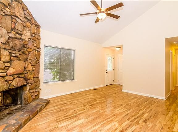 4th image of 821 Todd Preis Dr