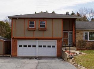 2079 Pleasant Dr, Bethlehem, PA 18015