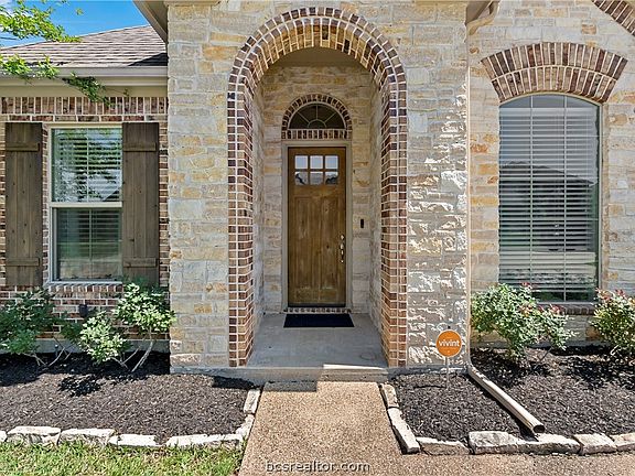 3rd image of 4403 Odell Ln