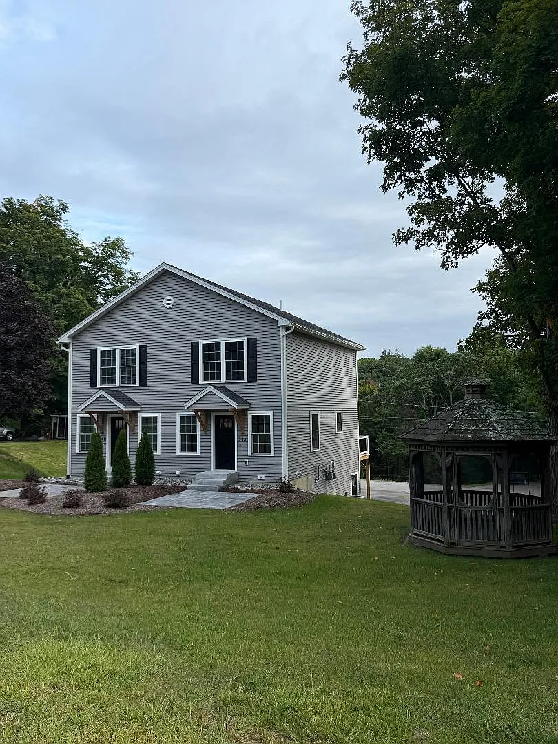 2 bed, 1.5 bath, 960 sqft, $2,200 — Photo 1