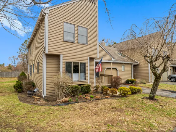 47 Elm Meadows #47, Enfield, CT 06082