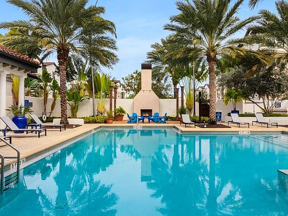 Resort-Style Pool in Pompano Beach, Florida
