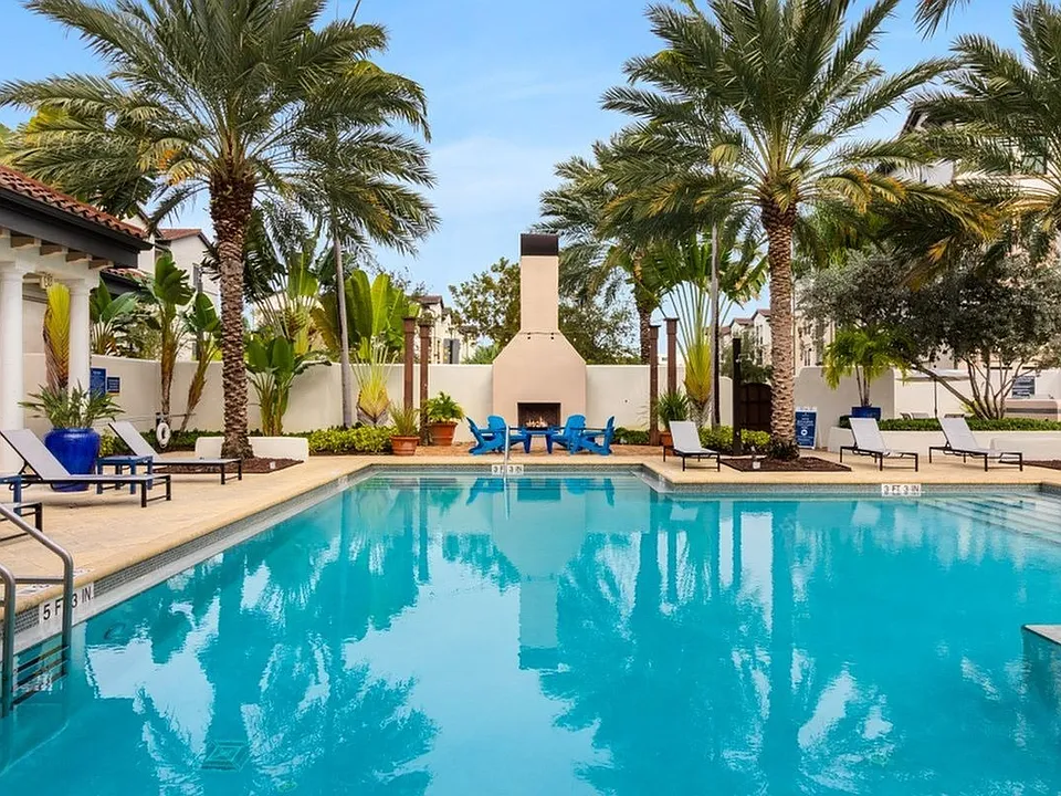 Resort-Style Pool in Pompano Beach, Florida