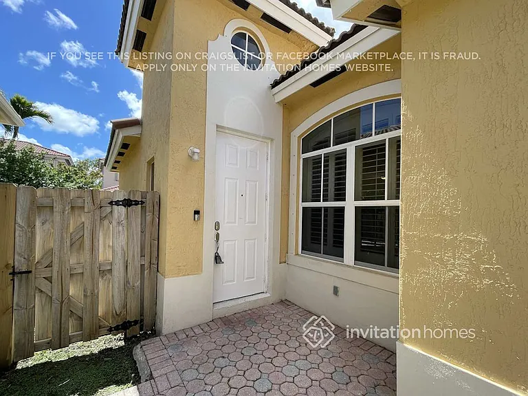 9118 SW 161st Ter — Photo 3