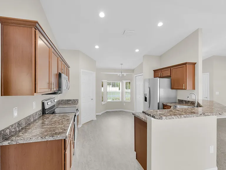 11302 SW 62nd Cir — Photo 7