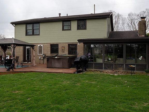 3rd image of 254 Hillcrest Dr