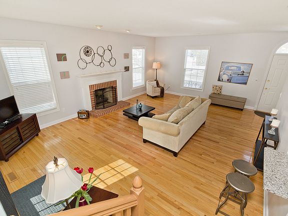 4th image of 6725 Lower Brook Way