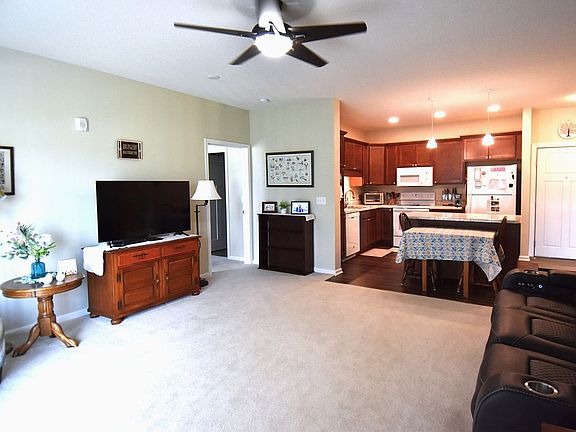4th image of 5900 Hyde Ave #113