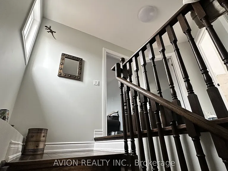 294 Warden Ave — Photo 20