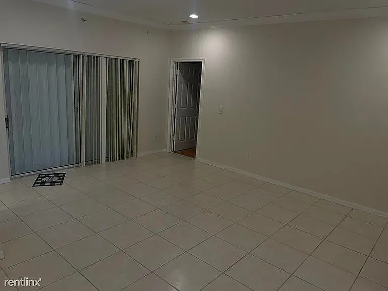 10895 Fillmore Dr — Photo 10