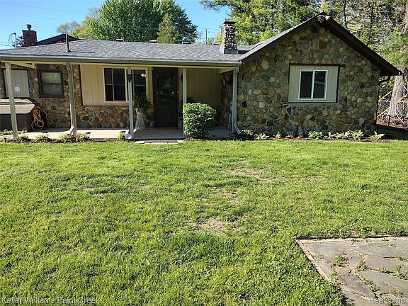 2nd image of 3145 Krafft Rd