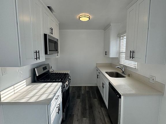 2nd image of 11135 Camarillo St #9779f9d5f