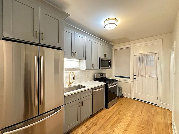4th image of 1522 W Thorndale Ave #E2