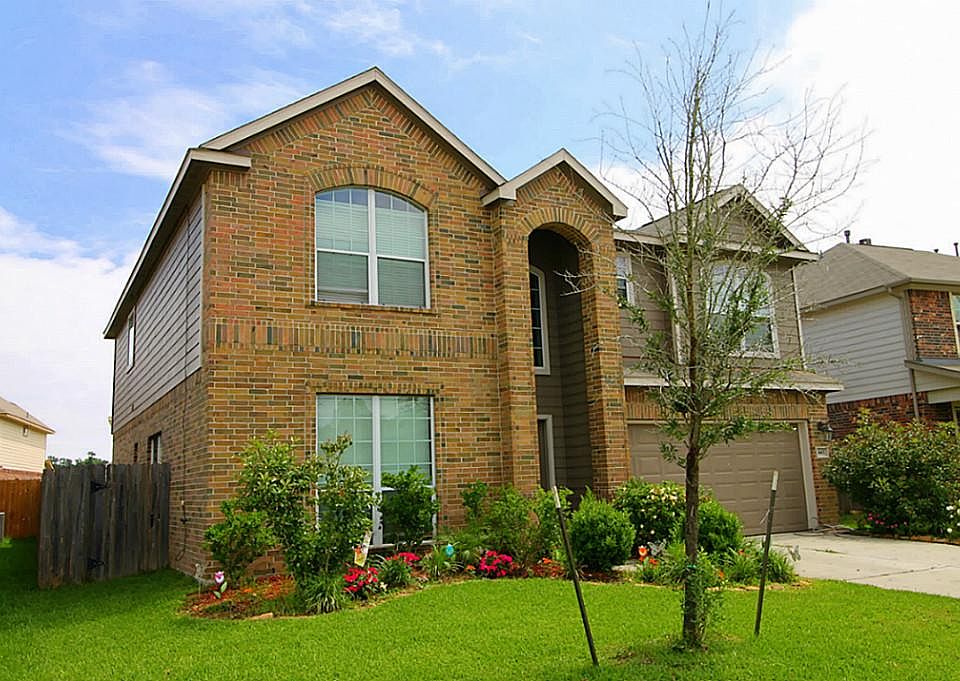 1st image of 443 Woodhaven Forest Dr