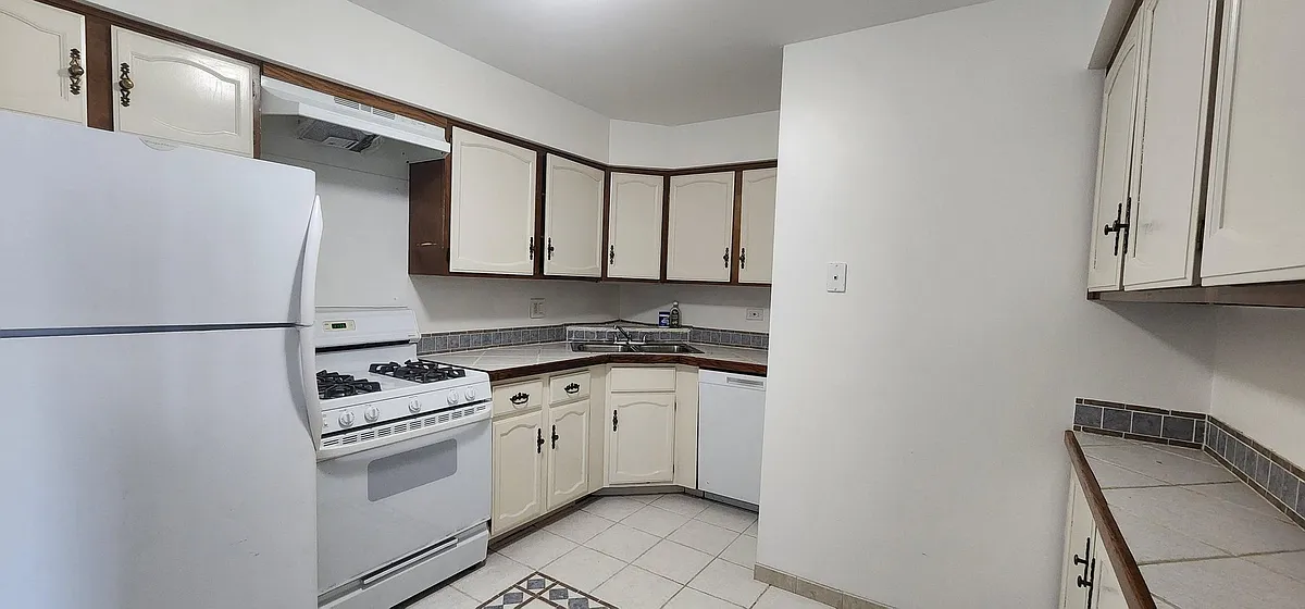 fresh paint throughout - 165 Gregory St #17